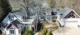 L'Acadie Room -Patio, Downtown