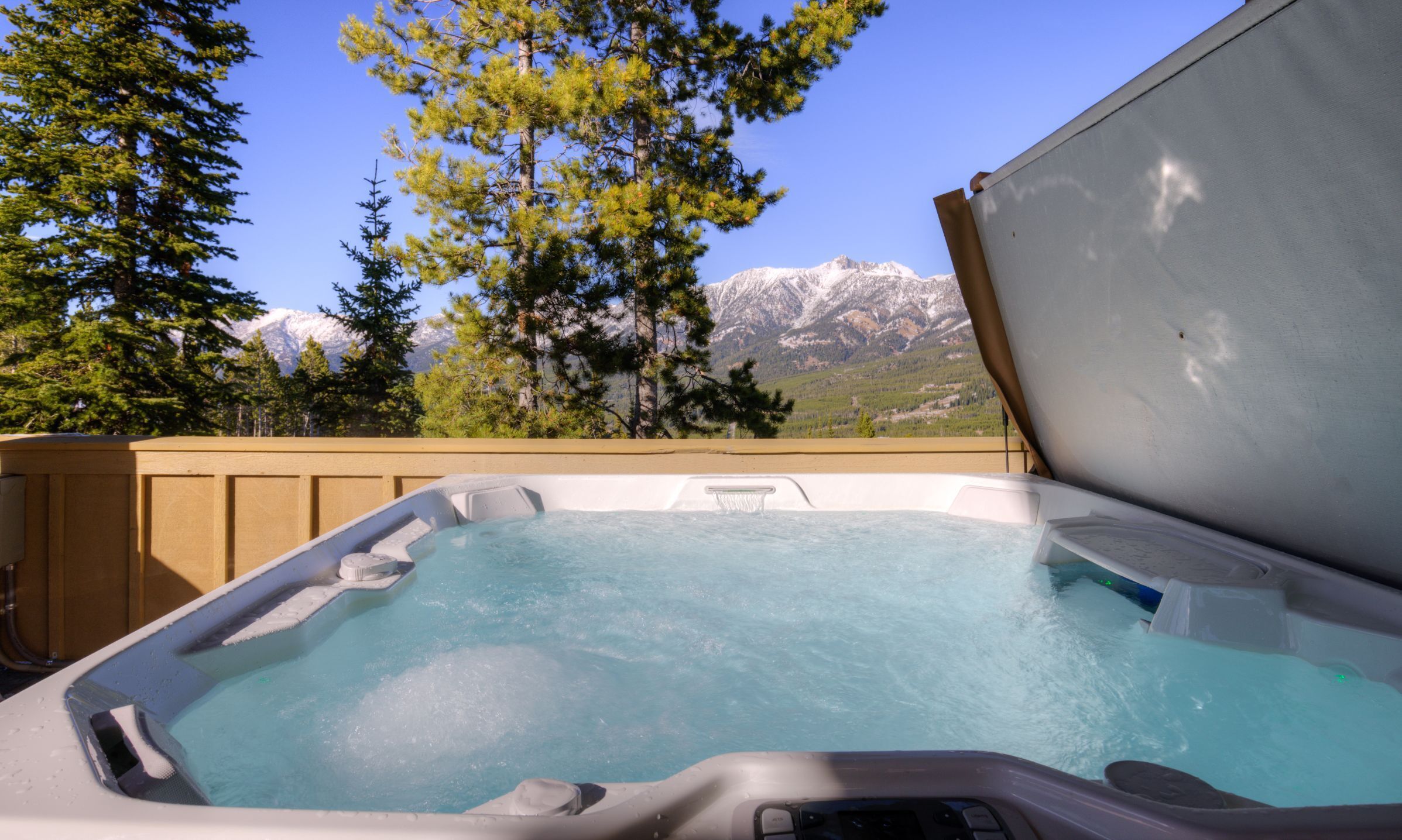 Big Sky Vacation Rentals: Cowboy Suite 2D