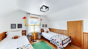 4 bedrooms, iron/ironing board, travel cot, free WiFi - Home of Champions: HOF Village Comfort (Canton)