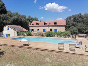 Piscine extérieure