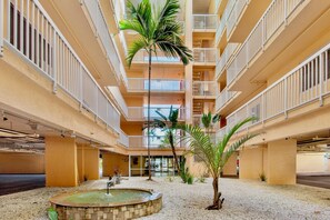 Property grounds - Beach Cottage111 Baby Friendly 3 Bedroom 2 Bath Condo with Walk-Out to Pool. (Indian Shores)