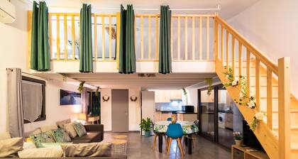 Charmante Petite Maison Avec Piscine / Jacuzzi et Espace Extérieur Privé