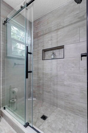 Unclassified image, 2 of 25, button - Modern 2 BR Condo - 2 block from San Marco (Jacksonville)