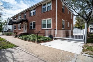 Exterior - Modern 2 BR Condo - 2 block from San Marco (Jacksonville)