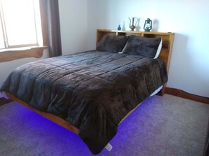 2 bedrooms, memory-foam beds, desk, iron/ironing board