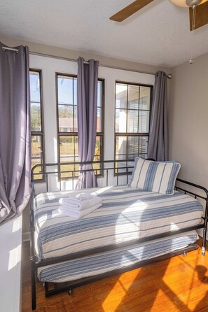 Unclassified image, 5 of 46, button