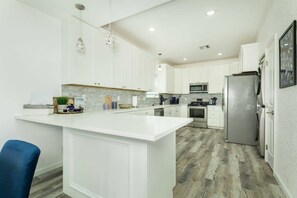 Fridge, microwave, oven, stovetop - Stunning Ver La Mer - Direct Ocean & Beach Access! (Surfside Beach)