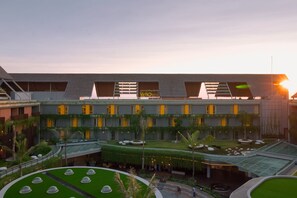 Exterior - YELLO Hotel Kuta Beachwalk Bali (Kuta)