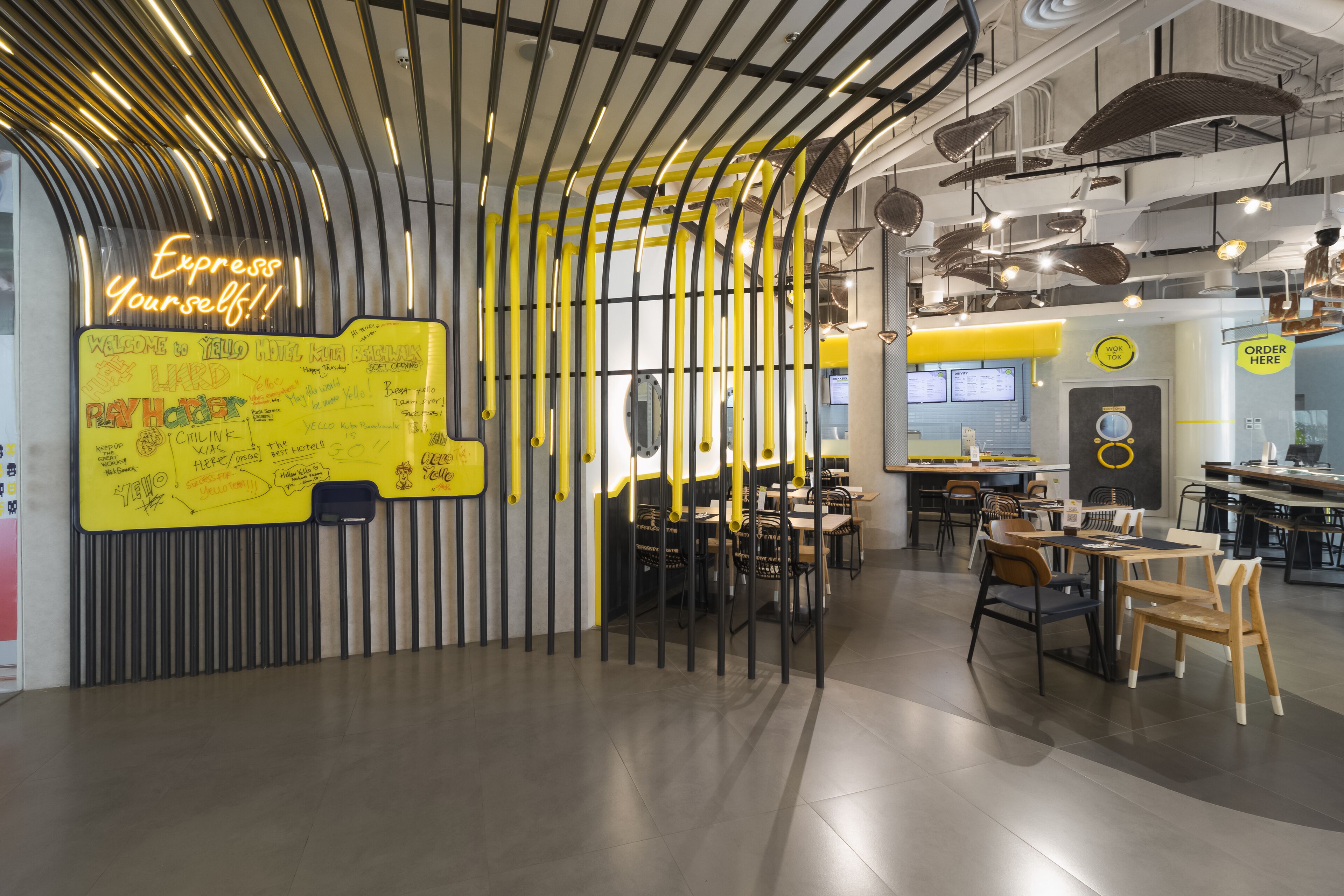 Foto - YELLO Hotel Kuta Beachwalk Bali