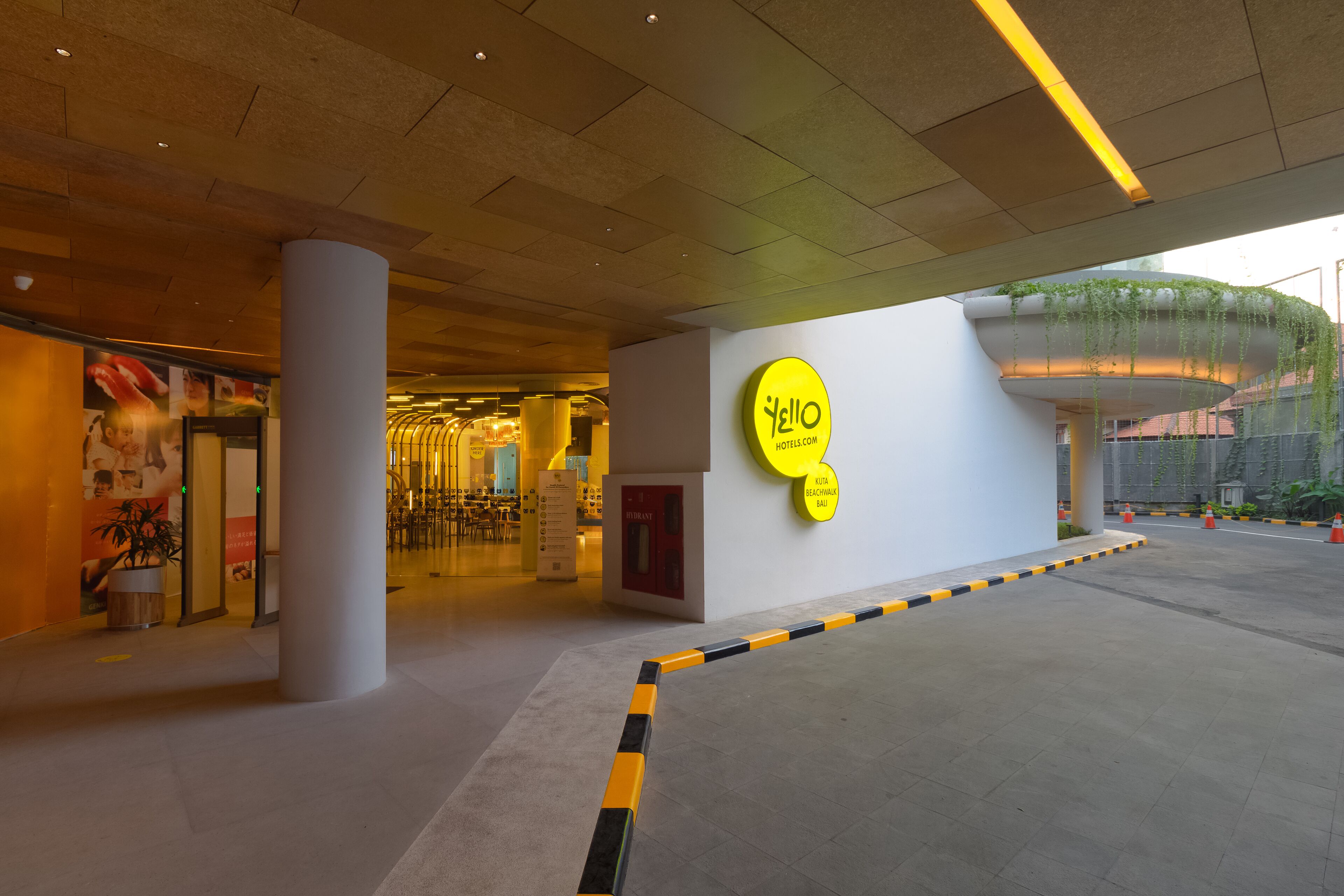 Foto - YELLO Hotel Kuta Beachwalk Bali