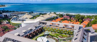 YELLO Hotel Kuta Beachwalk Bali