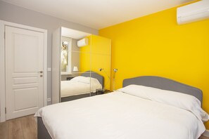3 bedrooms, iron/ironing board, free WiFi, bed sheets - Modern Waterfront Apt. with a Striking View (Istanbul)