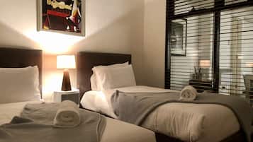 3 bedrooms, desk, iron/ironing board, travel crib