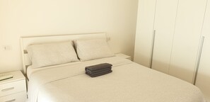 City Apartment | 1 bedroom, iron/ironing board, free WiFi
