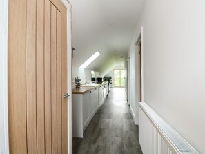 Cottage | 2 bedrooms, individually decorated, individually furnished, free WiFi