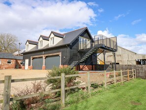 Cottage | Front of property - The Attic (King's Lynn)