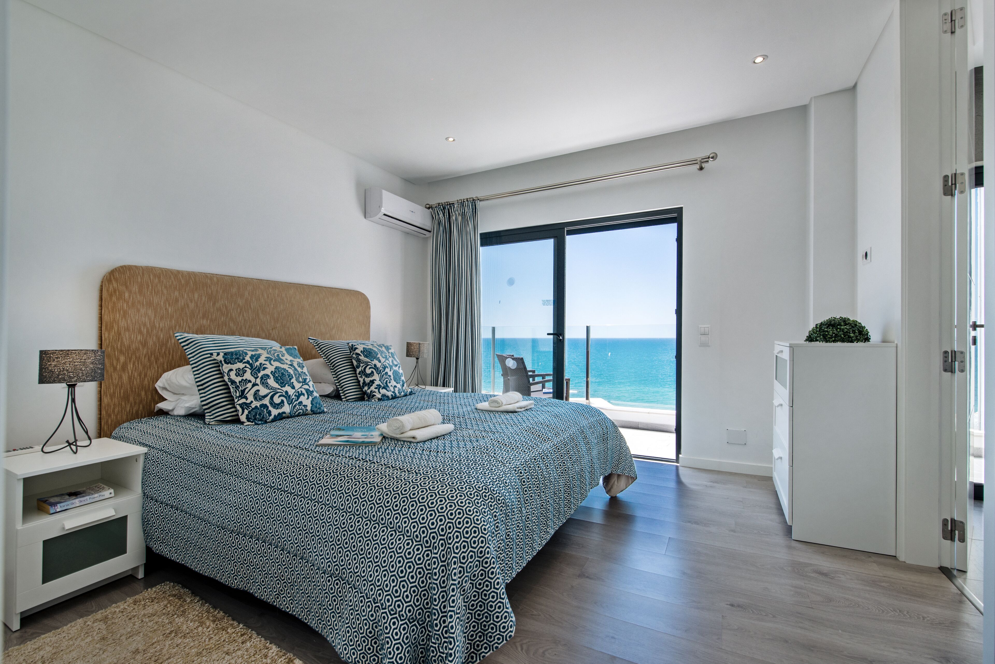 5 bedrooms, free WiFi, bed sheets