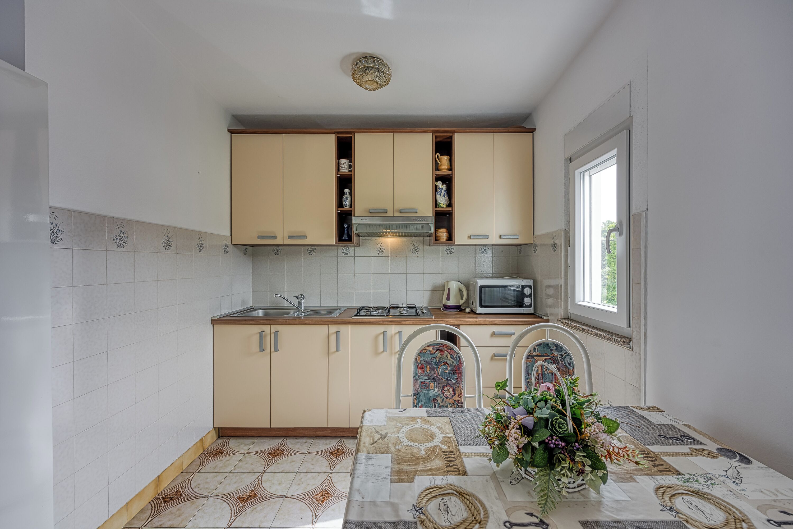 Apartamento família, vários quartos (Apartment Basic 1) | Cozinha privada | Geladeira, cooktop, chaleira elétrica