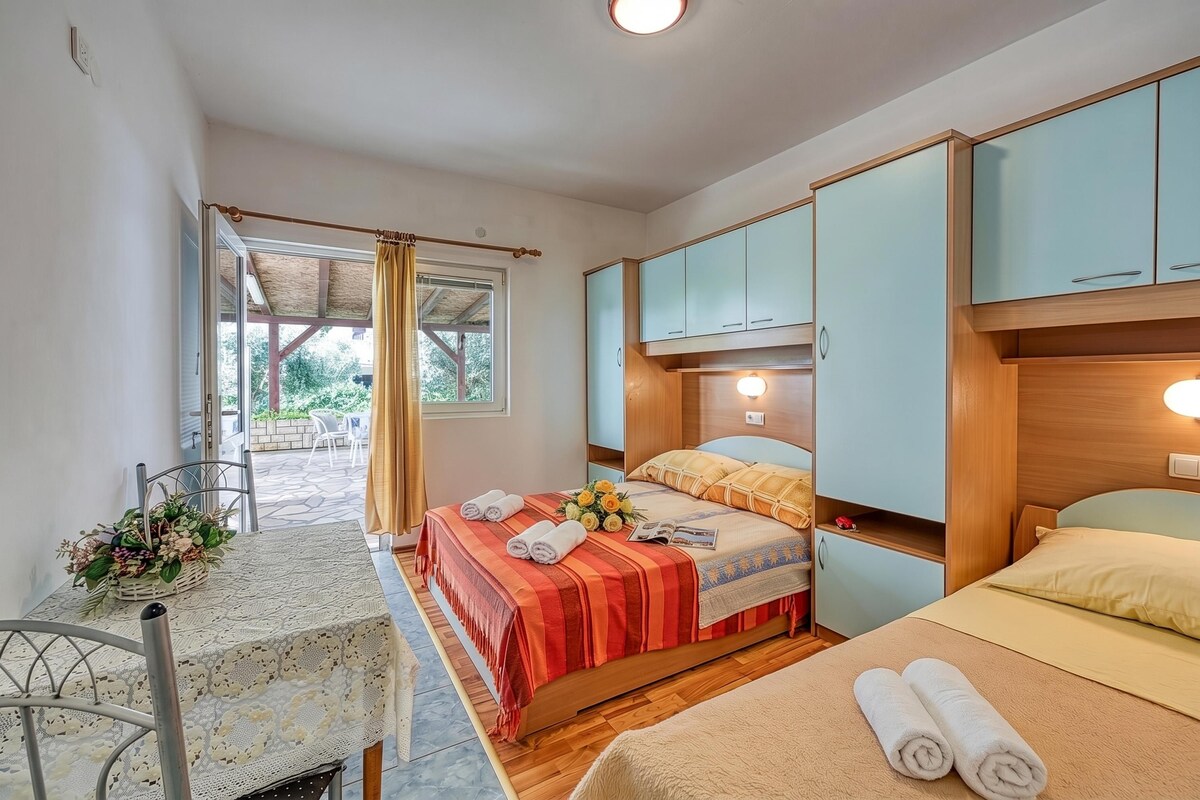 Family Studio, Terrace (Seaside Studio Basic 3 w/ Terrace)