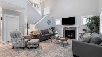 Smart-TV, Kamin, Arbeitsbereiche