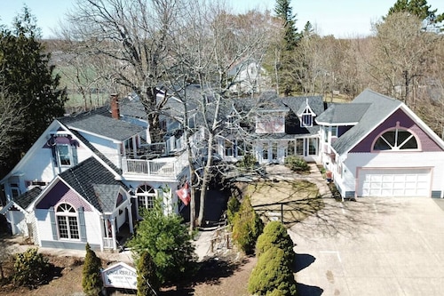 Victorian Room | Patio • Walk Downtown Wolfville • Near Acadia University