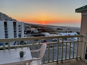 Outdoor dining - Two bedroom condo with deck overlooking the ocean. Private beach! (Wildwood Crest)