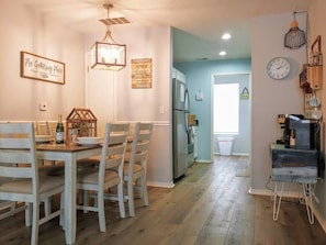 Dining - Cliffside Cottage 4 - Near SDC, Lake, & Downtown! (Branson)