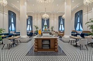 3 restaurants, breakfast, lunch, dinner served; Asian cuisine