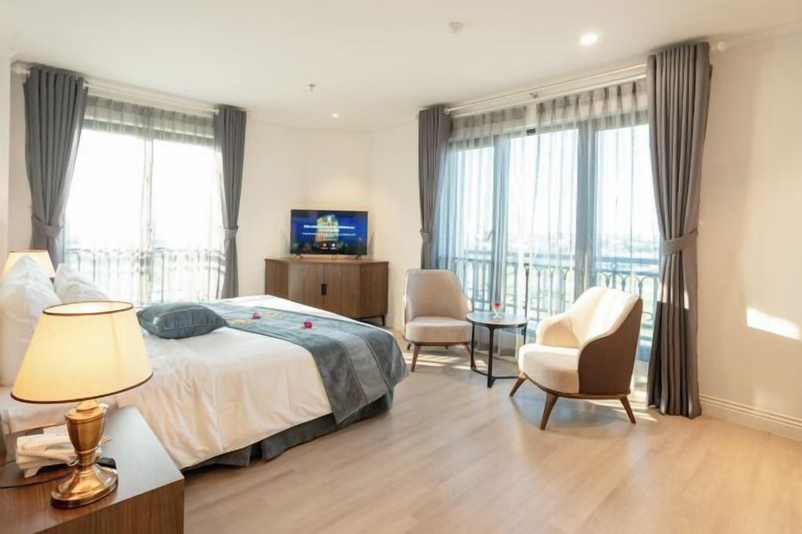 Sengetøy av topp kvalitet, senger med overmadrass og minibar