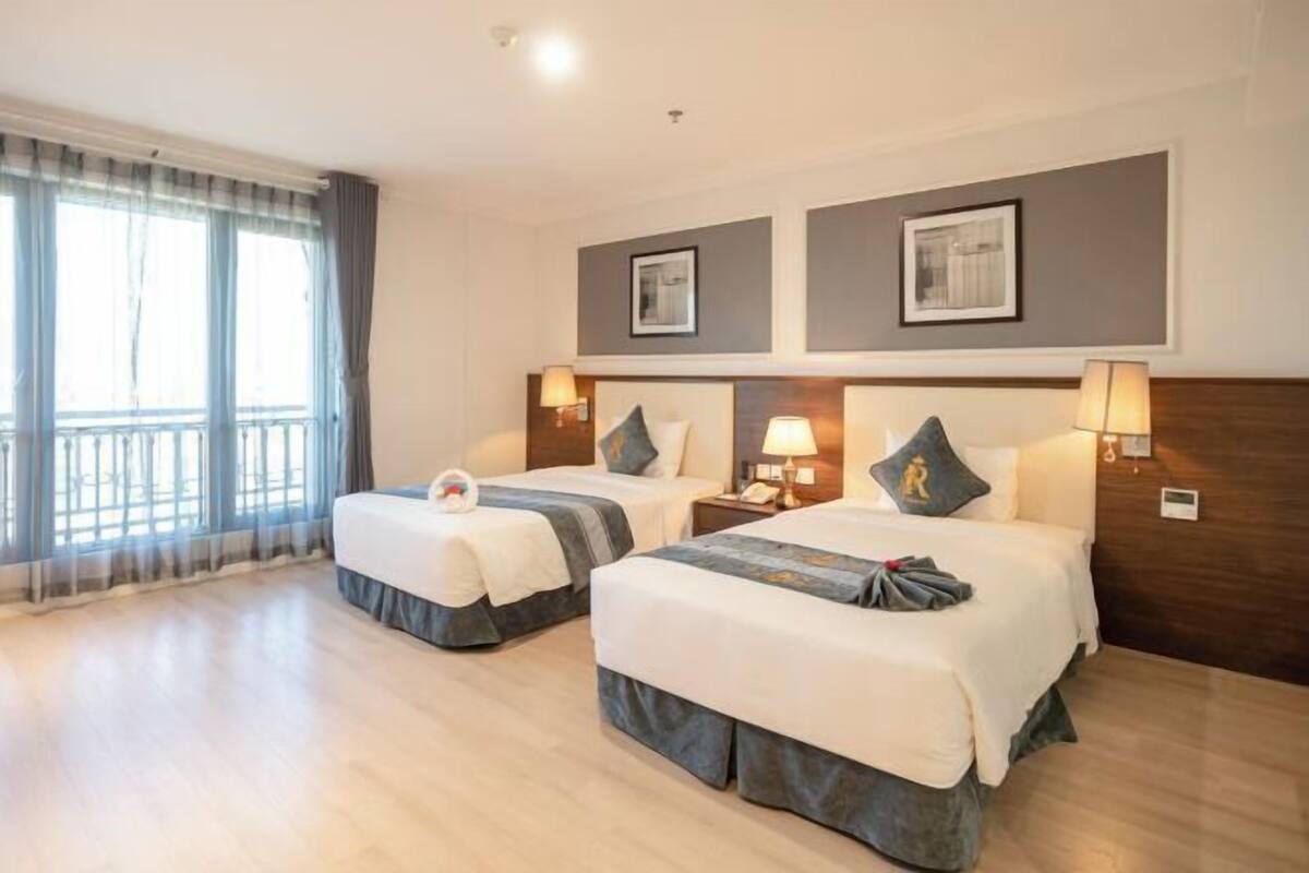 Luxe beddengoed, pillowtop-bedden, een minibar, een kluis op de kamer