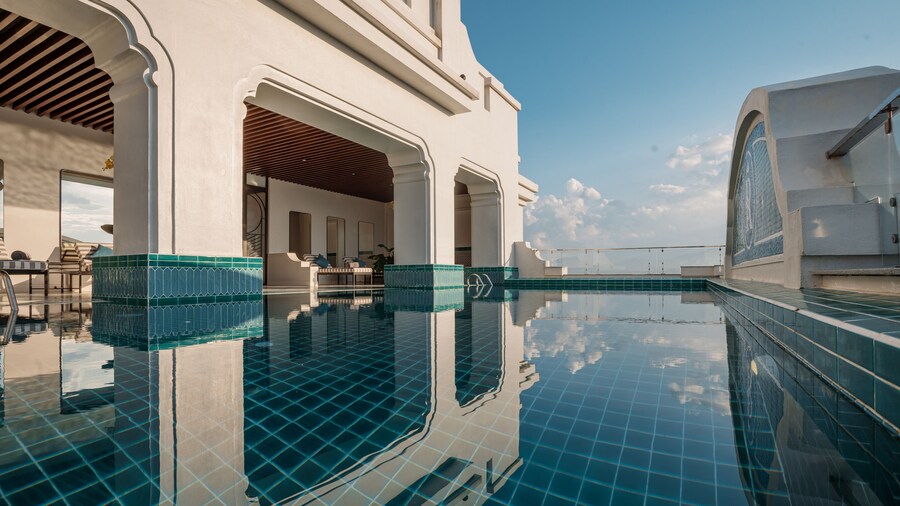 Rex Quang Binh Hotel