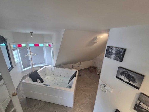 Sunrise Suite | Jacuzzi Soaker Tub, Fireplace & Garden | Walk Downtown Wolfville