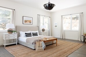 4 bedrooms, iron/ironing board, travel cot, free WiFi