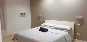 2 bedrooms, iron/ironing board, free WiFi