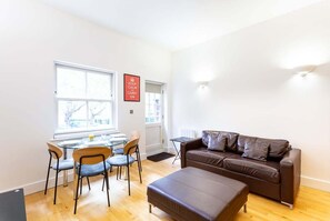 TV - Bright & Comfortable Angel Apartment (London)