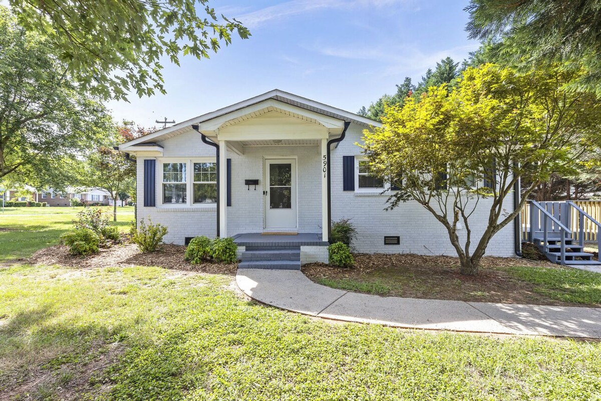 New! Renovated and 12 minutes to South End CLT!