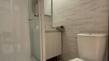 Bruser, hÄndklÊder, SÊbe, Toiletpapir