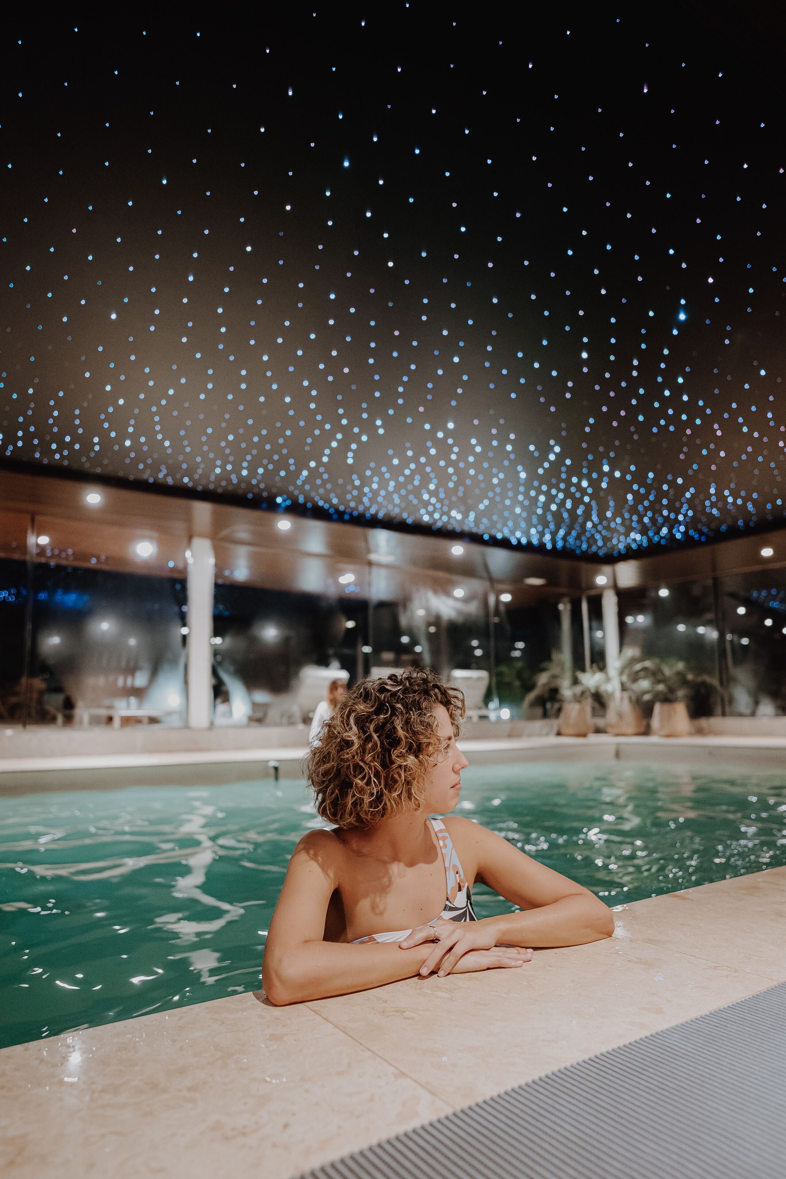 Un sauna, una bañera de hidromasaje, masajes de tejido profundo