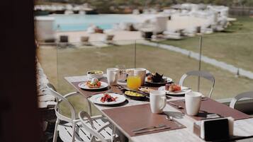 Petit déjeuner buffet compris tous les jours