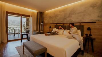 Minibar, in-room safe, individually decorated, individually furnished