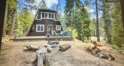 Cabin Tahoe City 9 beds, 1 block to the lake, private beach near ski resorts