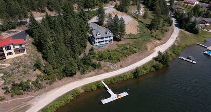 CDA lake house with dock, firepits and water toys