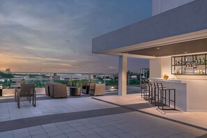 Pool - Park Inn By Radisson Bacolod (Bacolod)