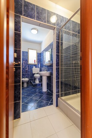 Apartment, 1 Queen Bed with Sofa bed | Bathroom