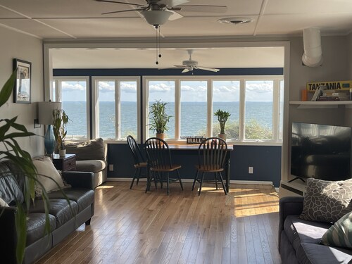 Dreamy Beachfront Cottage with NYC views