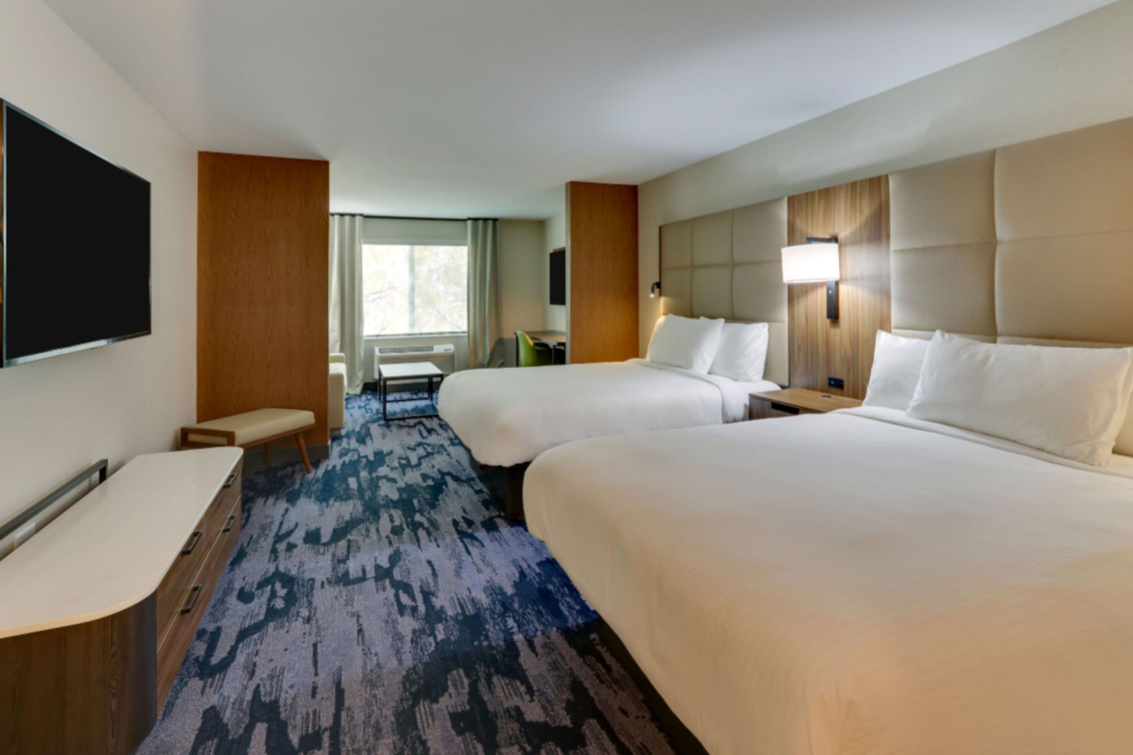 デスク、ノートパソコン用作業スペース、アイロン / アイロン台、WiFi (無料)