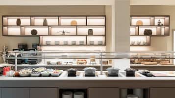 Bữa sáng buffet hàng ngày với phụ phí nhỏ