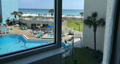 Affordable Cozy Beachfront! Newly Remodeled! Free Beach Chair Service!