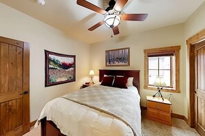 3 Schlafzimmer, Bügeleisen/Bügelbrett, Reisekinderbett, kostenloses WLAN