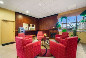 Lobby - Suburban Studios Buffalo Airport (Buffalo)